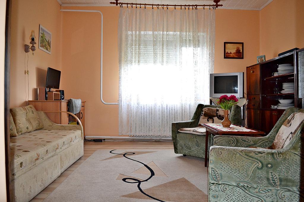Ferenc Wellnes Apartment Csajag Bagian luar foto